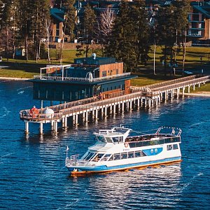 Vánoční plavby na lodi Smetana jsou zpět! 🚢🎄 …